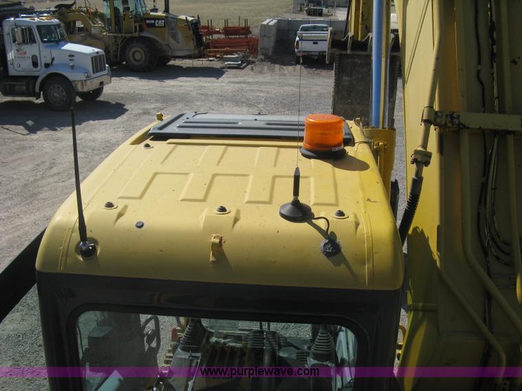 image for item I5572 2002 Komatsu PC270LC-7 excavator