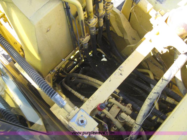 image for item I5572 2002 Komatsu PC270LC-7 excavator