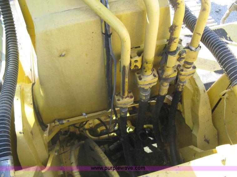 image for item I5572 2002 Komatsu PC270LC-7 excavator
