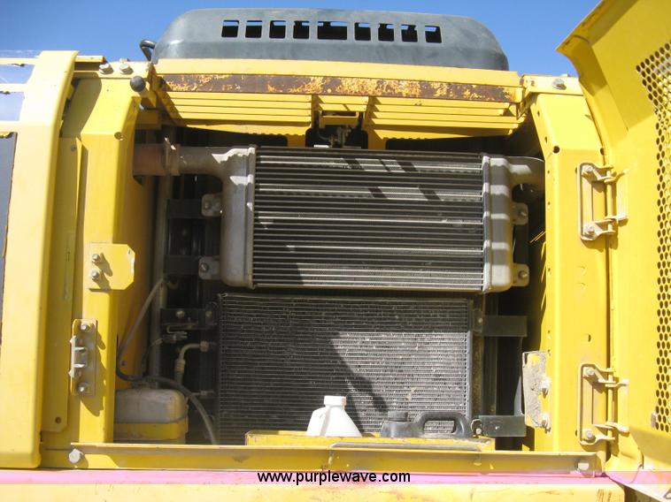 image for item I5572 2002 Komatsu PC270LC-7 excavator