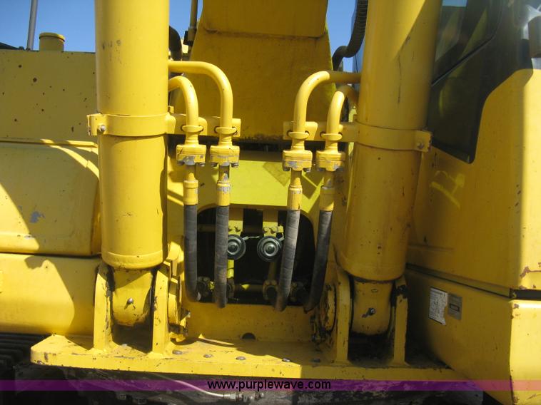 image for item I5572 2002 Komatsu PC270LC-7 excavator