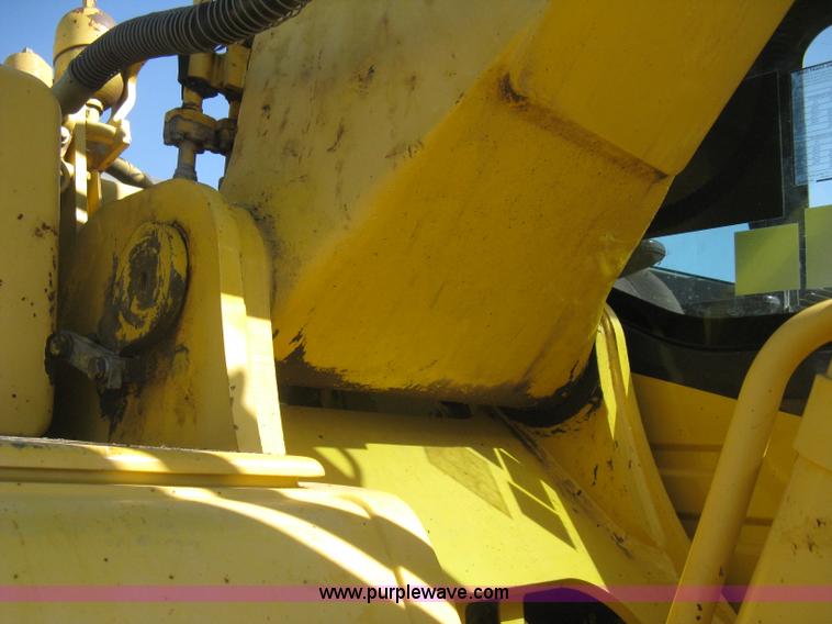 image for item I5572 2002 Komatsu PC270LC-7 excavator