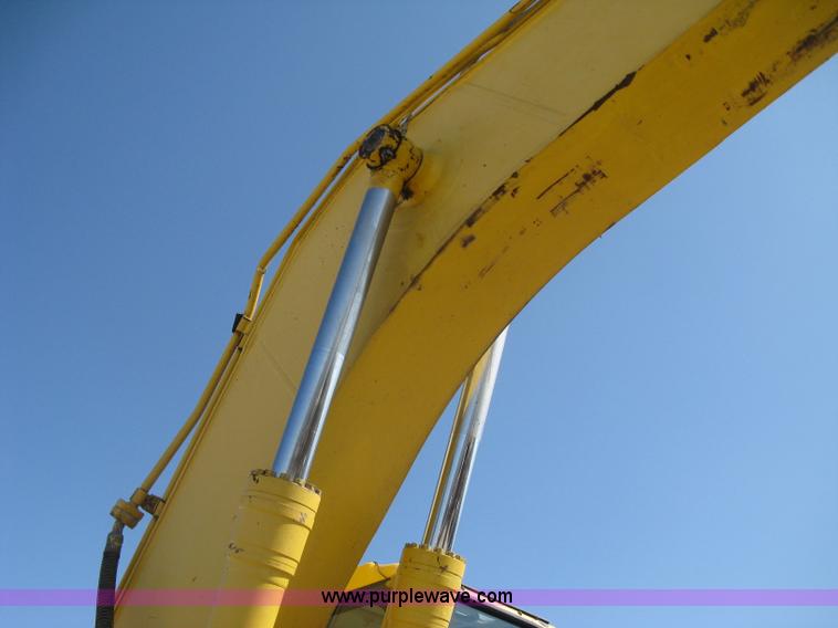image for item I5572 2002 Komatsu PC270LC-7 excavator