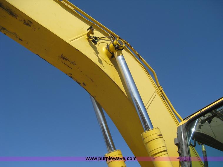 image for item I5572 2002 Komatsu PC270LC-7 excavator