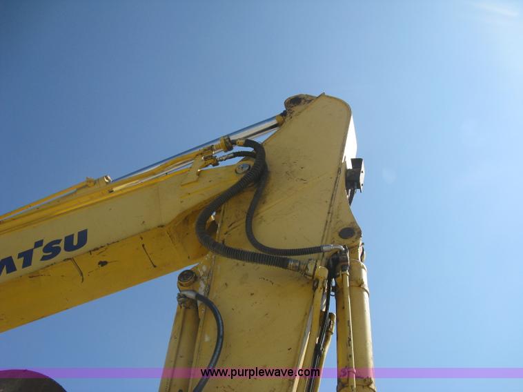 image for item I5572 2002 Komatsu PC270LC-7 excavator