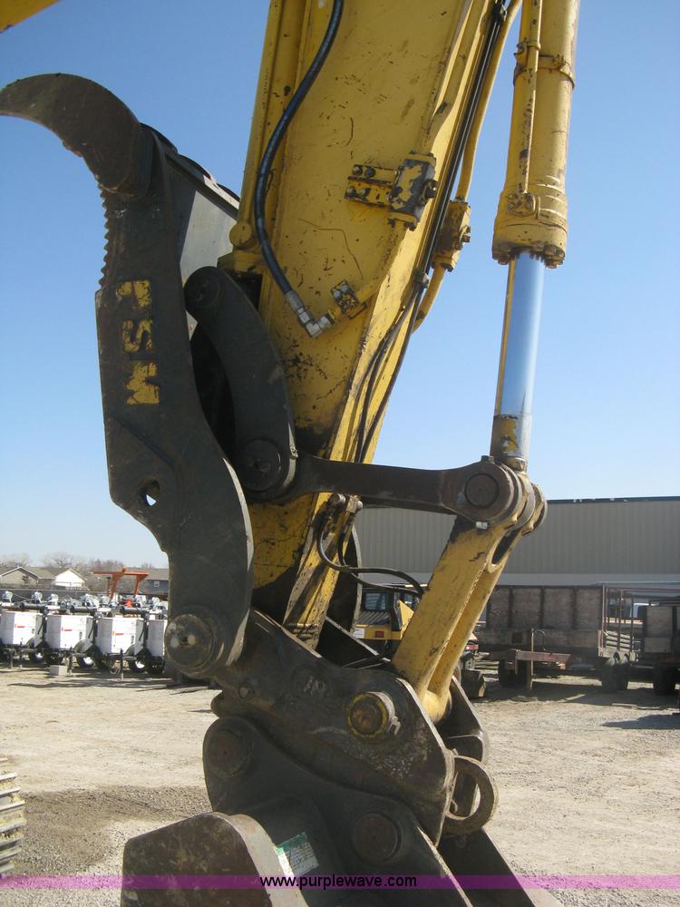 image for item I5572 2002 Komatsu PC270LC-7 excavator