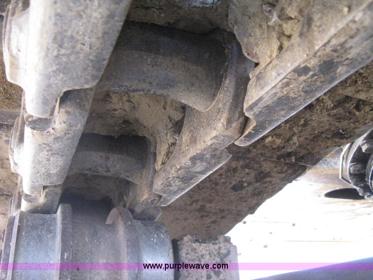 image for item I5572 2002 Komatsu PC270LC-7 excavator