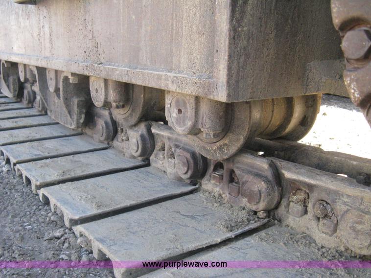 image for item I5572 2002 Komatsu PC270LC-7 excavator