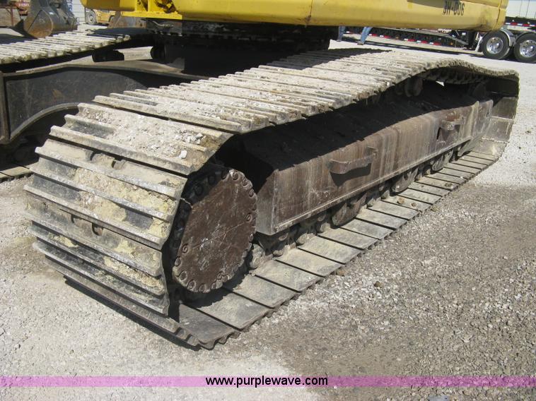 image for item I5572 2002 Komatsu PC270LC-7 excavator