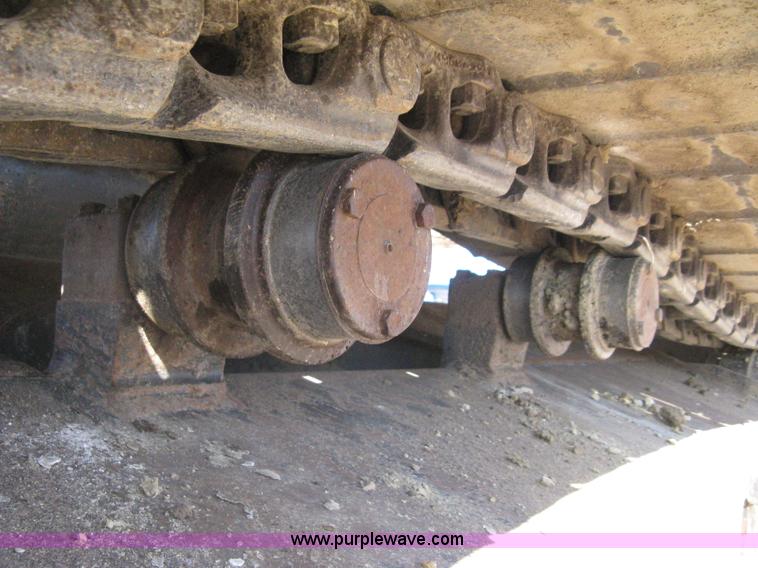 image for item I5572 2002 Komatsu PC270LC-7 excavator