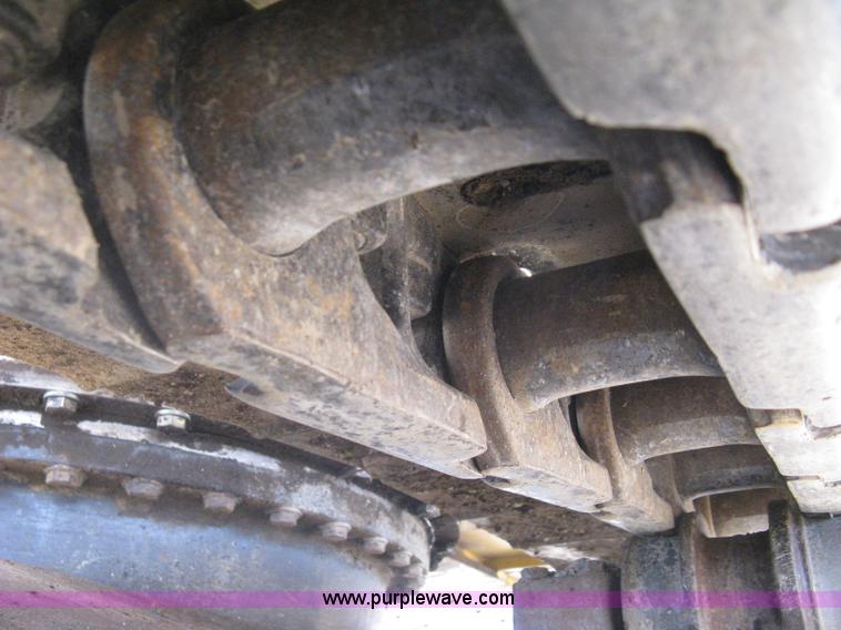 image for item I5572 2002 Komatsu PC270LC-7 excavator