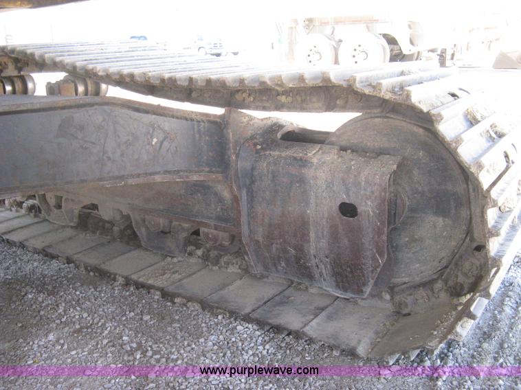 image for item I5572 2002 Komatsu PC270LC-7 excavator