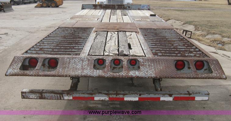 image for item I5577 2001 Interstate 40TDL tilt deck trailer