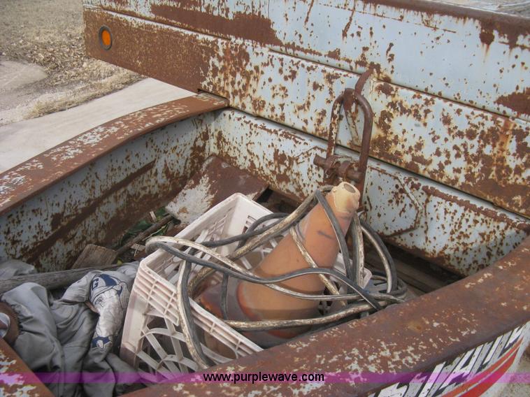 image for item I5577 2001 Interstate 40TDL tilt deck trailer