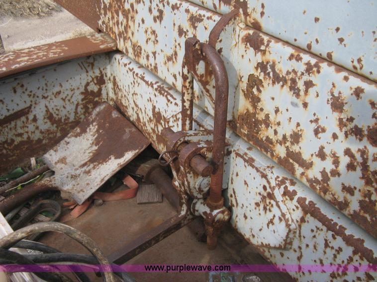 image for item I5577 2001 Interstate 40TDL tilt deck trailer