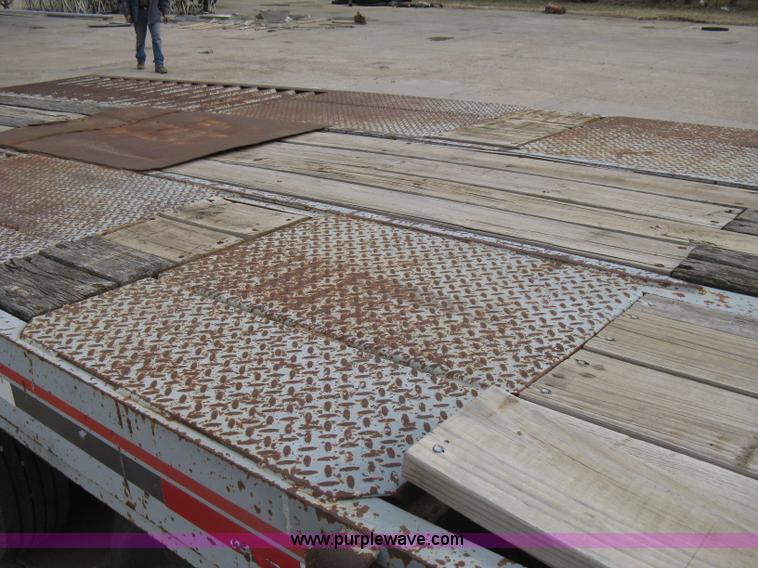 image for item I5577 2001 Interstate 40TDL tilt deck trailer