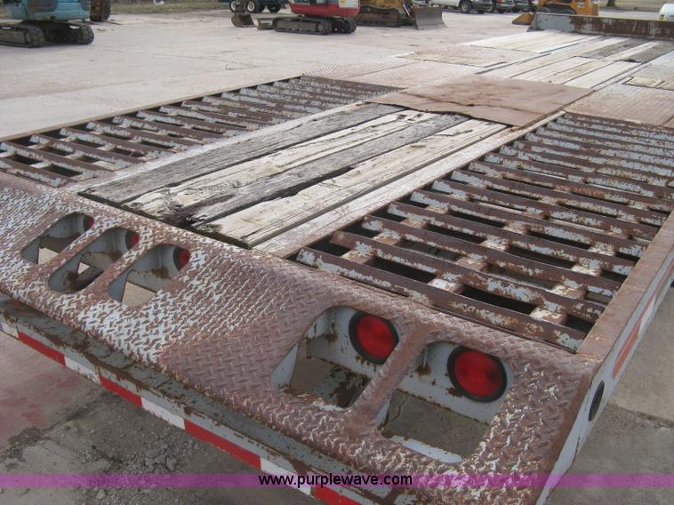 image for item I5577 2001 Interstate 40TDL tilt deck trailer