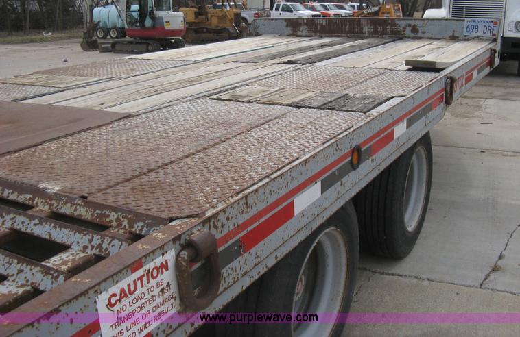 image for item I5577 2001 Interstate 40TDL tilt deck trailer