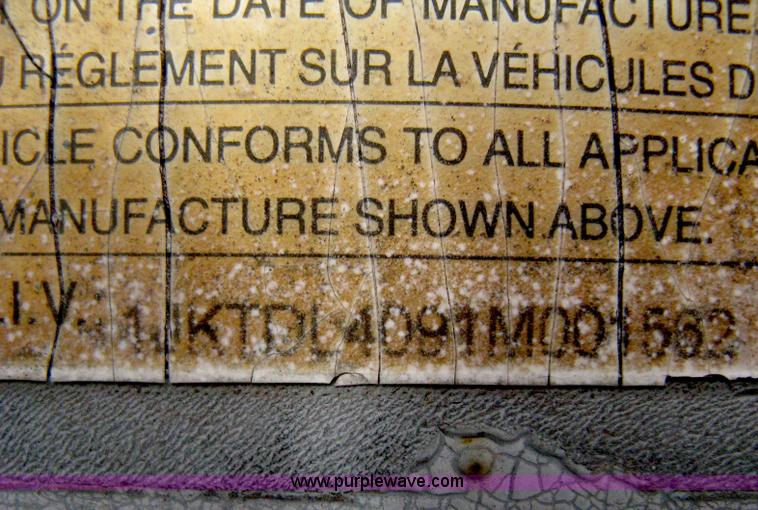 image for item I5577 2001 Interstate 40TDL tilt deck trailer