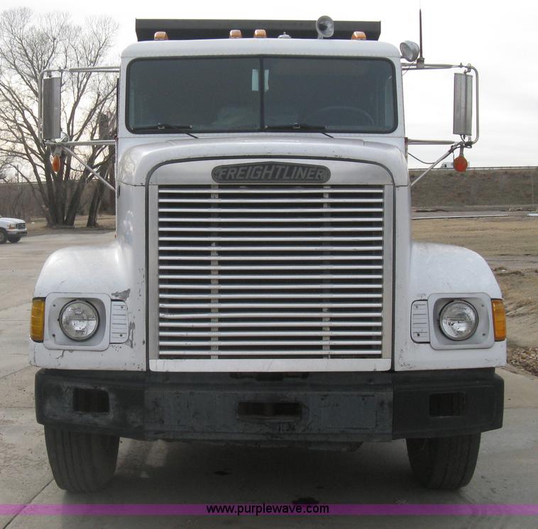 image for item I5578 1990 Freightliner FLD dump truck