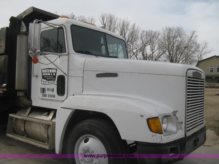 image for item I5578 1990 Freightliner FLD dump truck