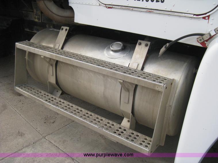 image for item I5578 1990 Freightliner FLD dump truck