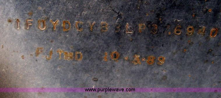 image for item I5578 1990 Freightliner FLD dump truck