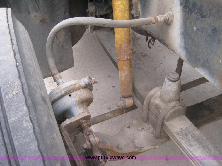 image for item I5578 1990 Freightliner FLD dump truck