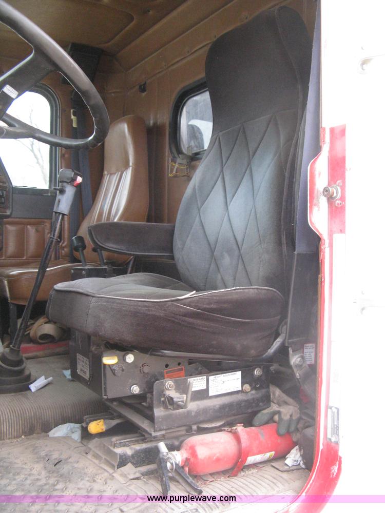 image for item I5578 1990 Freightliner FLD dump truck