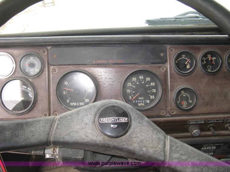 image for item I5578 1990 Freightliner FLD dump truck