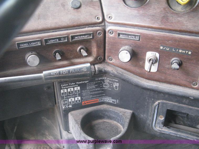 image for item I5578 1990 Freightliner FLD dump truck