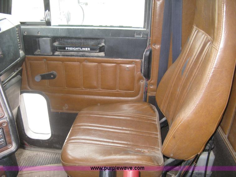 image for item I5578 1990 Freightliner FLD dump truck