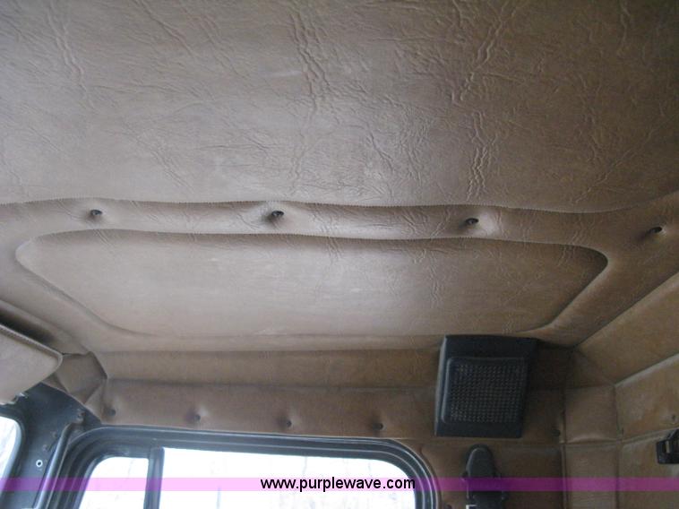 image for item I5578 1990 Freightliner FLD dump truck