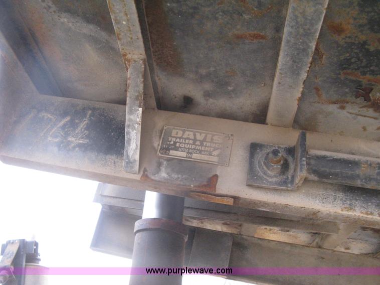 image for item I5578 1990 Freightliner FLD dump truck