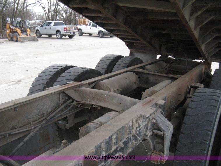 image for item I5578 1990 Freightliner FLD dump truck