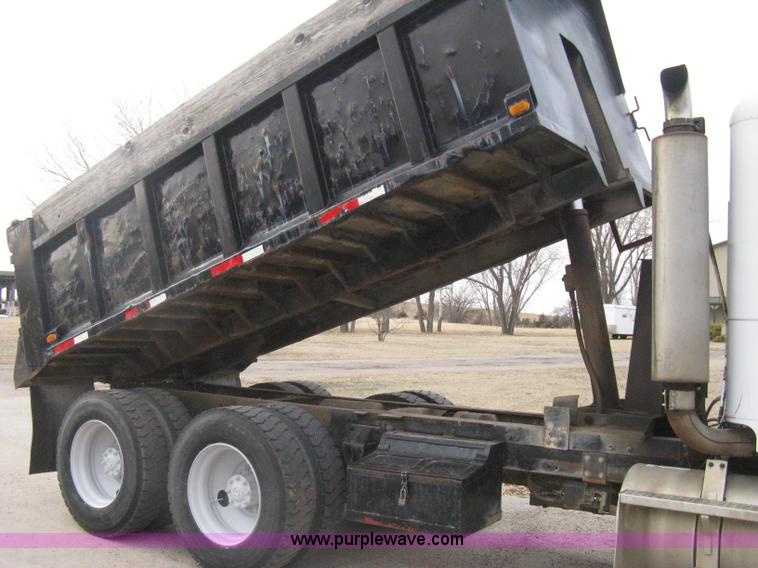 image for item I5578 1990 Freightliner FLD dump truck