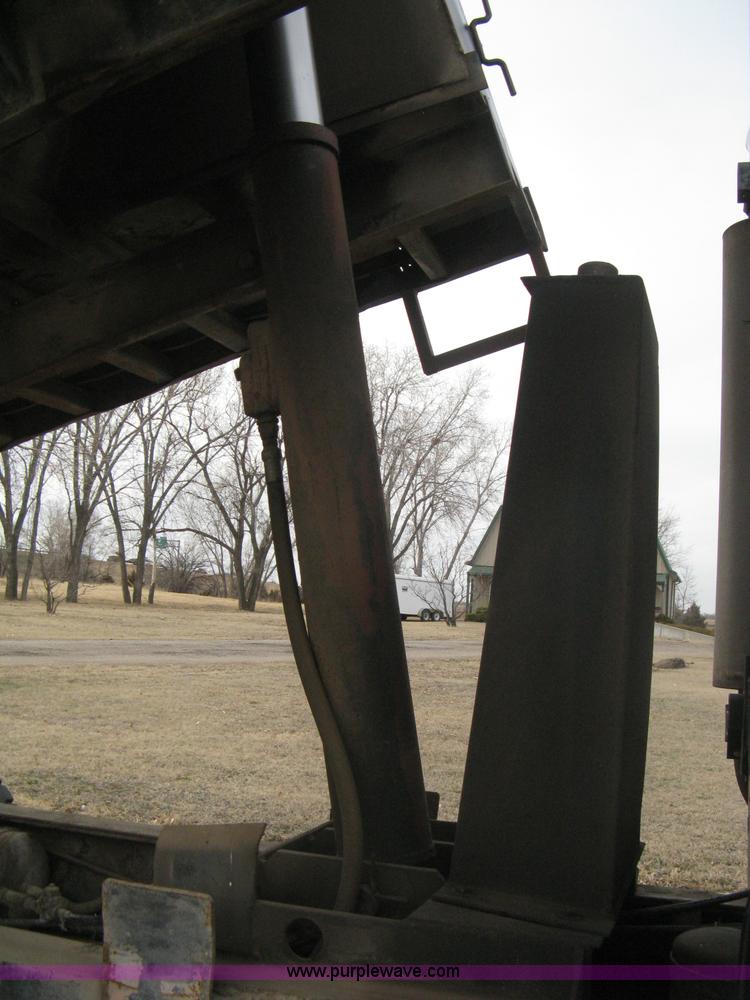 image for item I5578 1990 Freightliner FLD dump truck