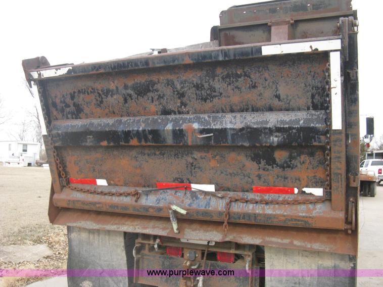 image for item I5578 1990 Freightliner FLD dump truck