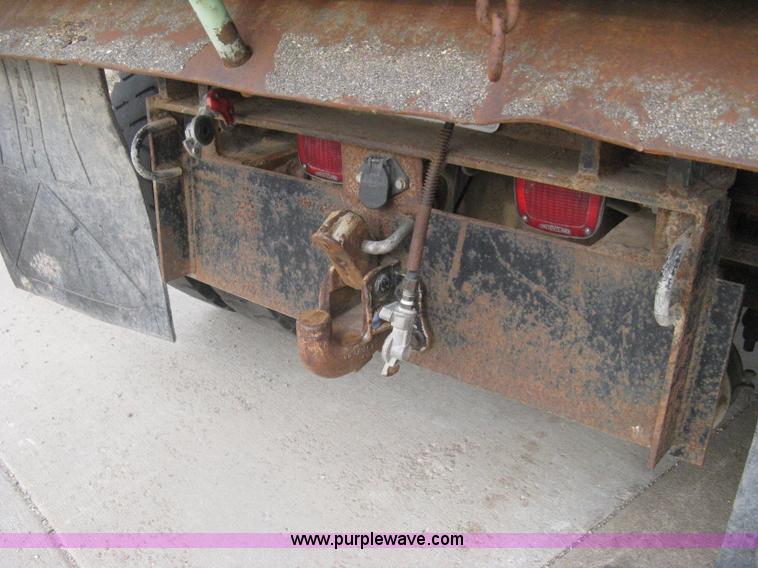 image for item I5578 1990 Freightliner FLD dump truck