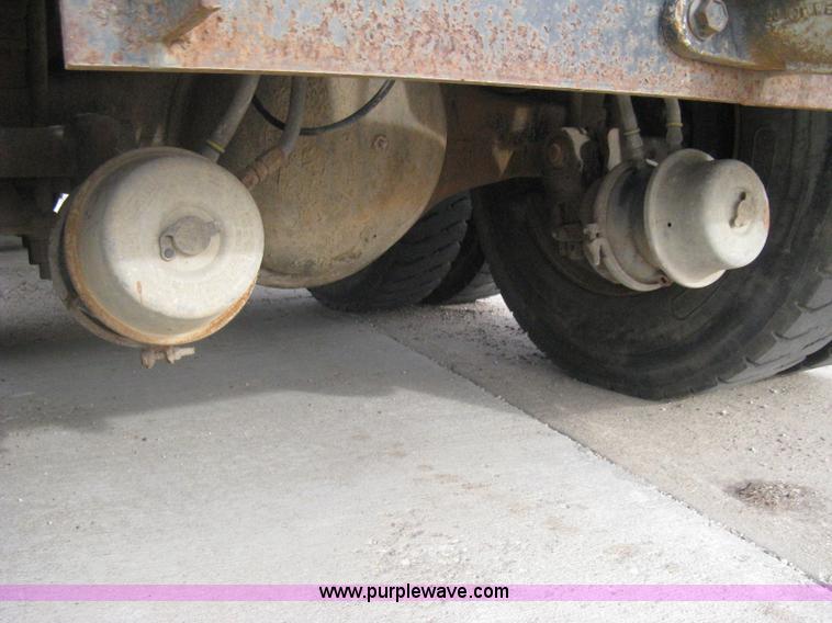 image for item I5578 1990 Freightliner FLD dump truck