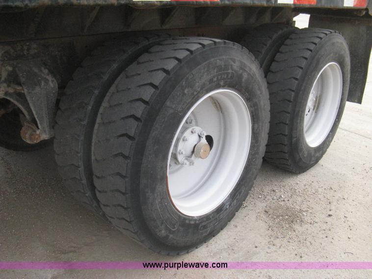 image for item I5578 1990 Freightliner FLD dump truck