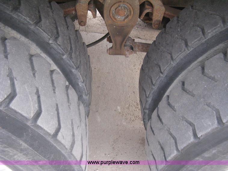 image for item I5578 1990 Freightliner FLD dump truck