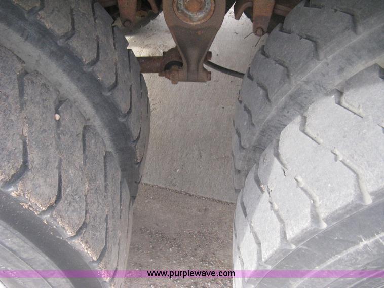 image for item I5578 1990 Freightliner FLD dump truck