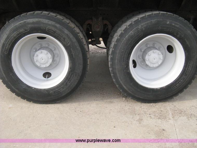 image for item I5578 1990 Freightliner FLD dump truck