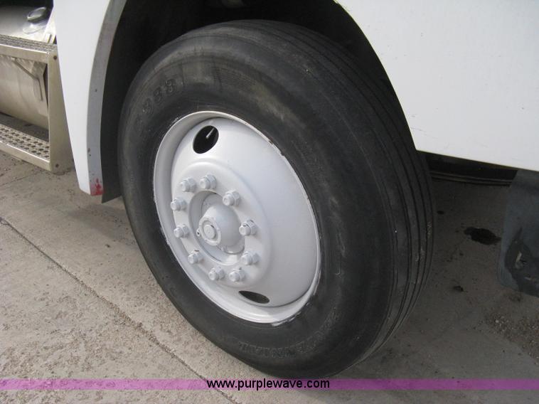 image for item I5578 1990 Freightliner FLD dump truck