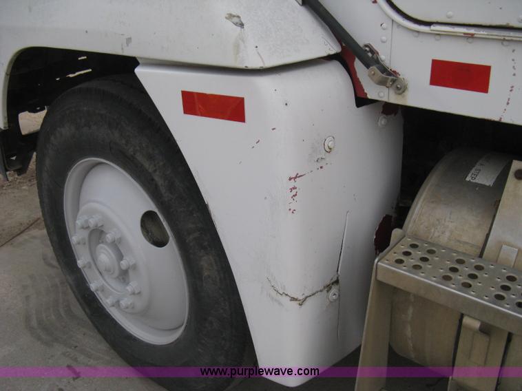 image for item I5578 1990 Freightliner FLD dump truck