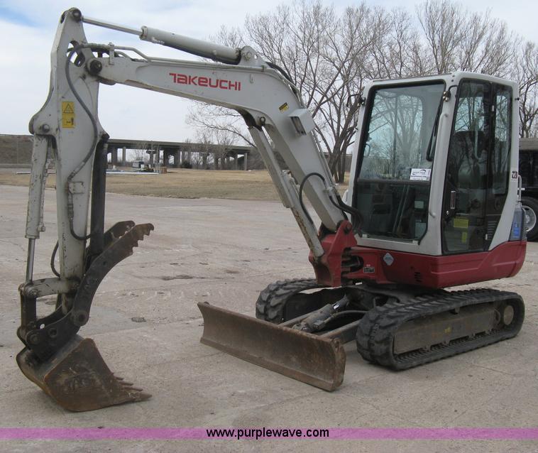 image for item I5580 2008 Takeuchi TB235 excavator