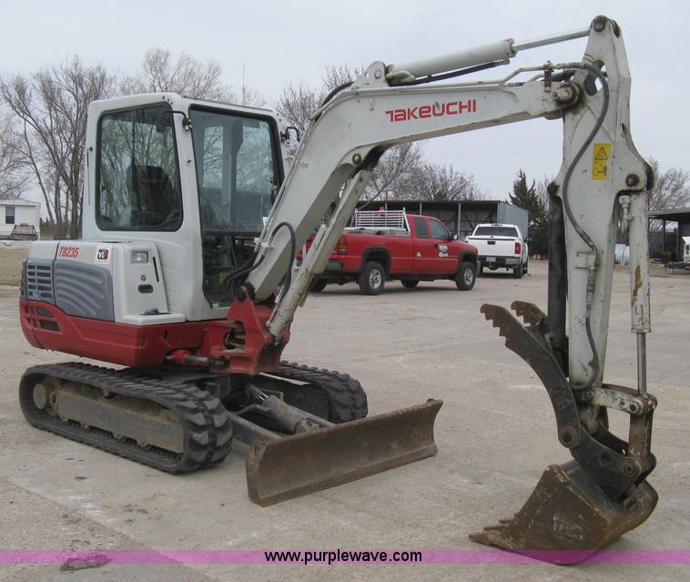 image for item I5580 2008 Takeuchi TB235 excavator