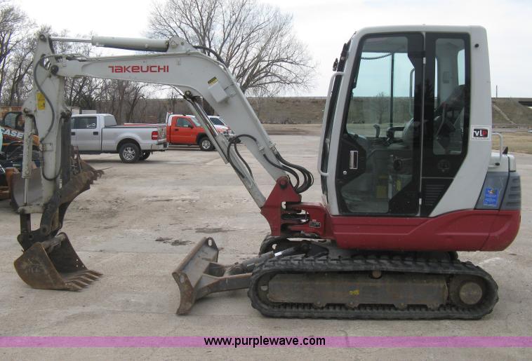 image for item I5580 2008 Takeuchi TB235 excavator