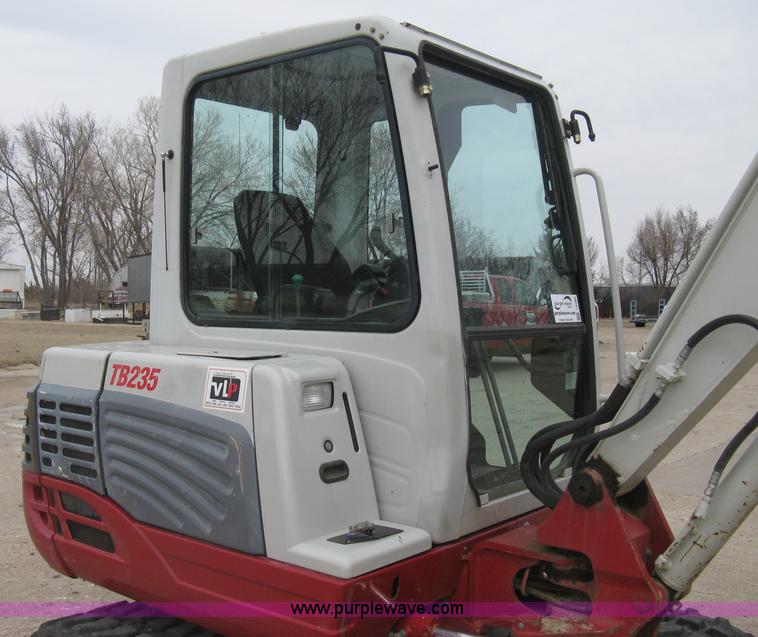 image for item I5580 2008 Takeuchi TB235 excavator